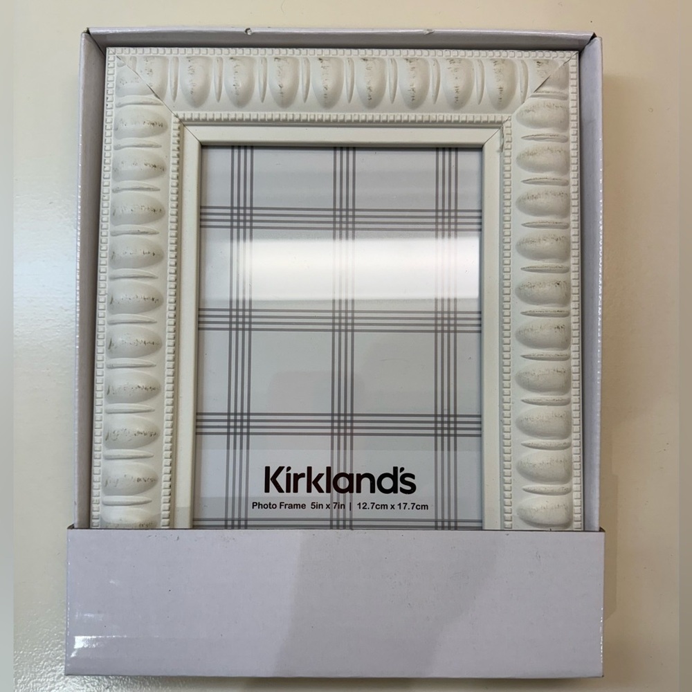 5x7 Frame. Off white, never out of package